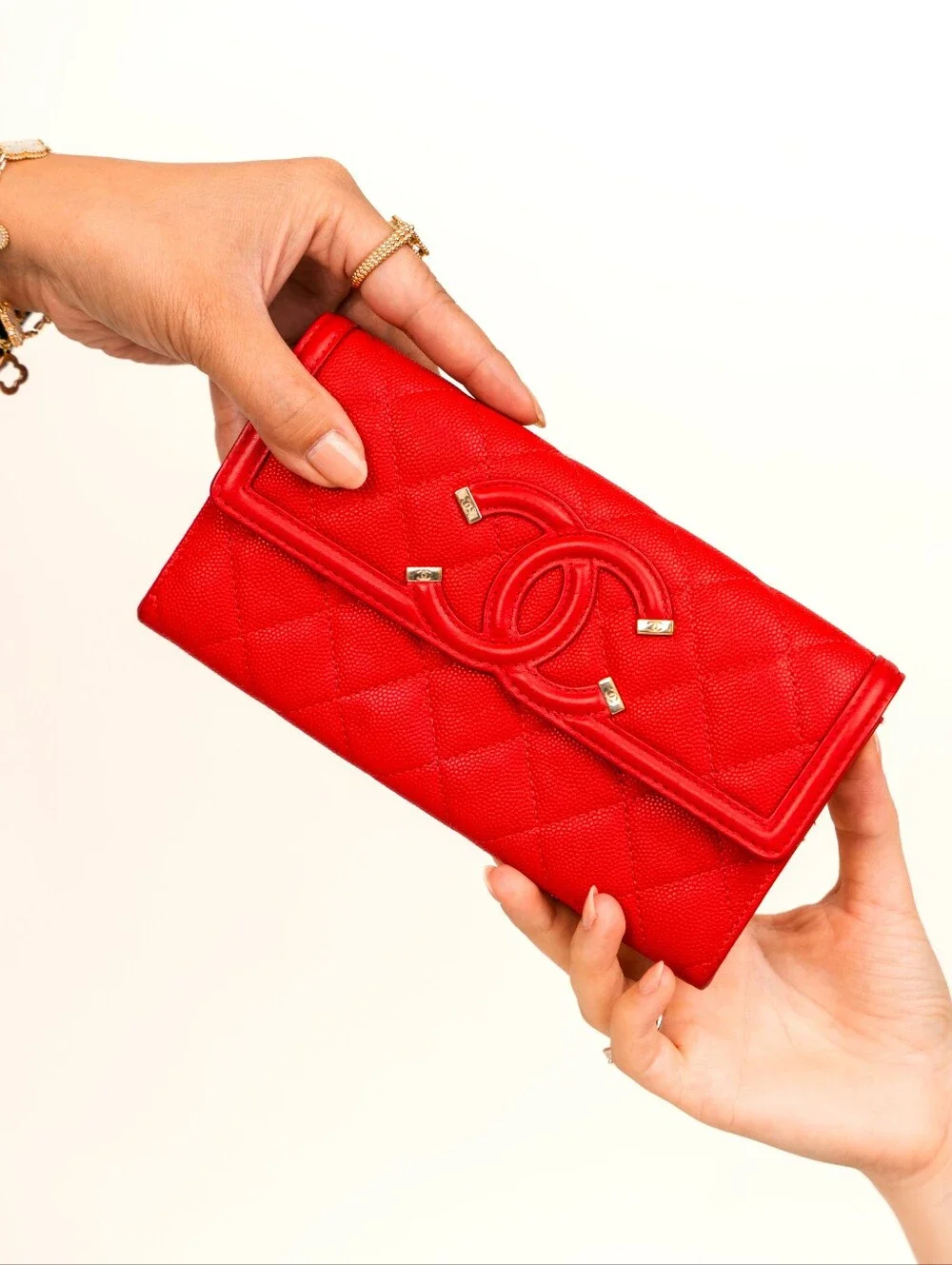 ❤️Caviar Quilted Large Filigree Gusset Flap Wallet Red❤️